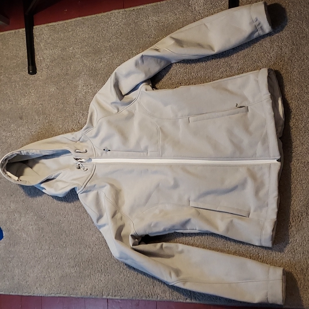 Kirkland Signature Ladies' Softshell Jacket Size Medium